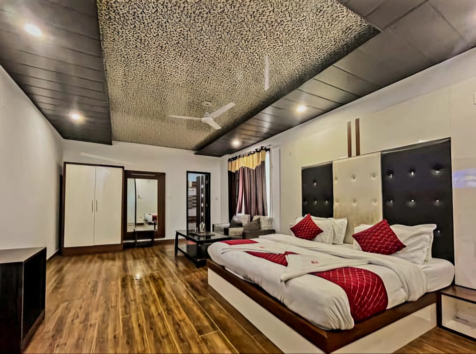 Super Deluxe Room