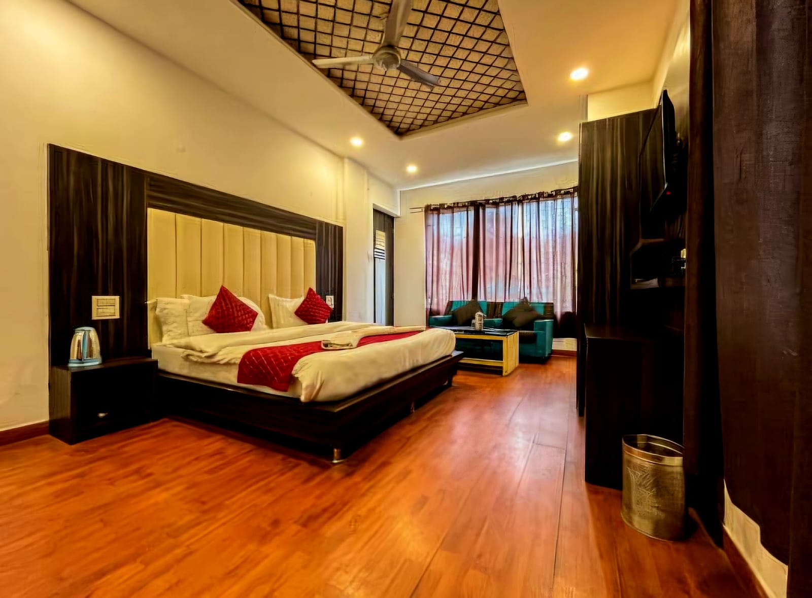 Premium Luxury Suite